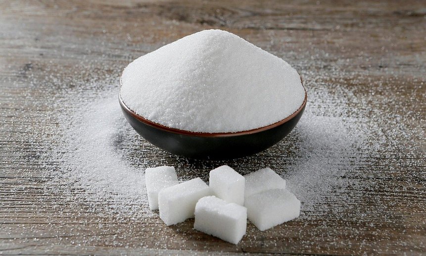 Сахар и масло производители перестали отгружать по фиксированным ценам мелким сетям и отдельным магазинам.