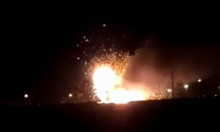 Взрыв танка. Кадр из видео телеграм-канала BAZA.